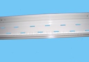 托盤線槽橋架安裝會比較嗎？