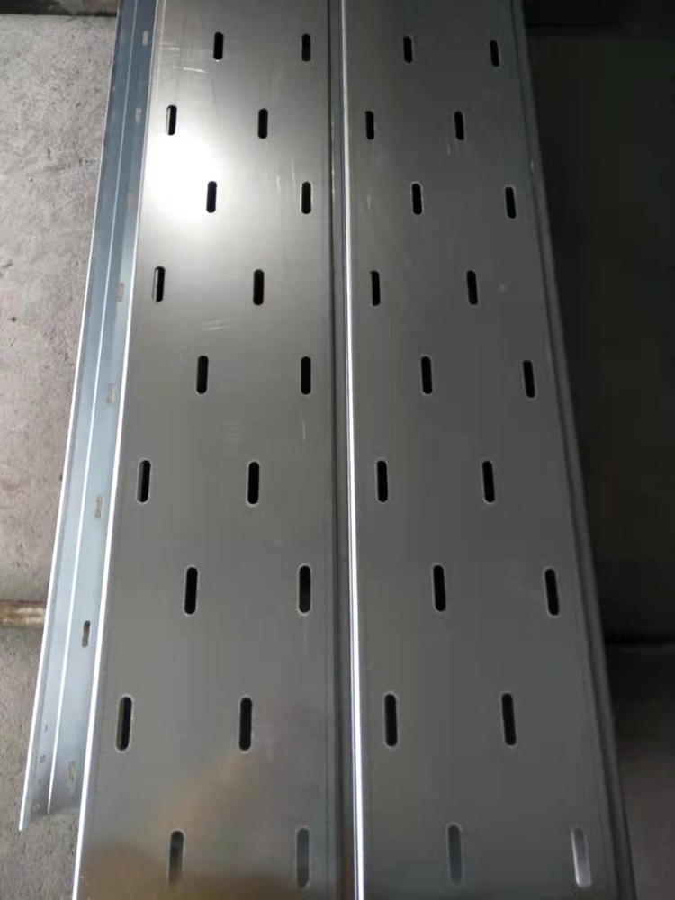 直通托盤式橋架在安裝后跟正式使用之間還需要哪些細微的調(diào)整