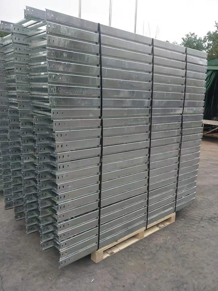 表面無(wú)法看出熱浸鋅橋架的內(nèi)心